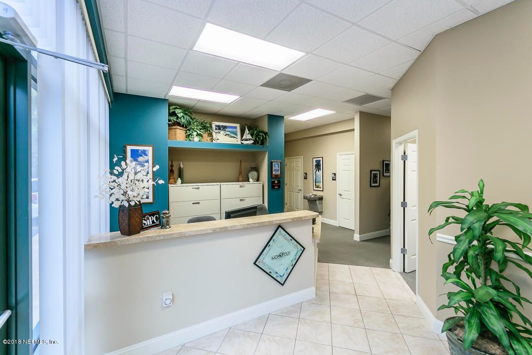 Units 13-14 : 151 College Dr, Orange Park, FL, 32065